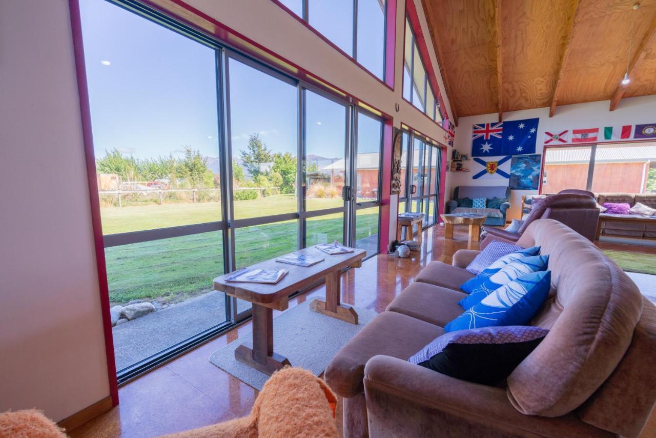 Ostello Bob & Maxines Backpackers Te Anau Esterno foto