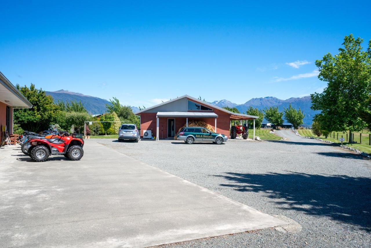 Ostello Bob & Maxines Backpackers Te Anau Esterno foto