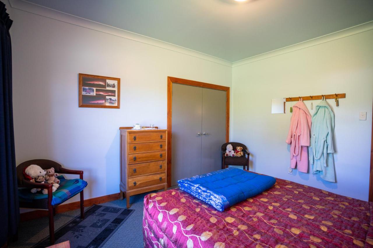 Ostello Bob & Maxines Backpackers Te Anau Esterno foto