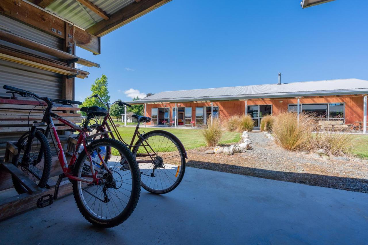 Ostello Bob & Maxines Backpackers Te Anau Esterno foto